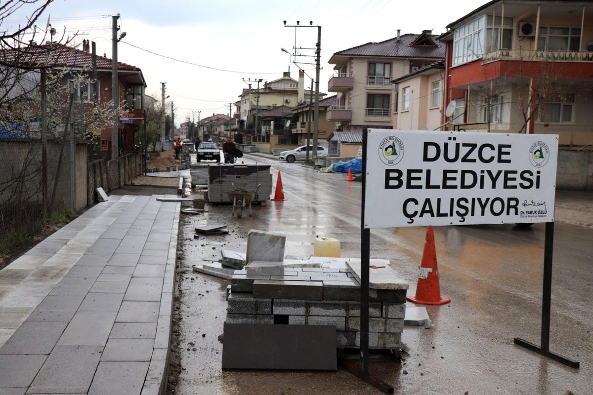 Yağmur çamur demeden çalıştılar