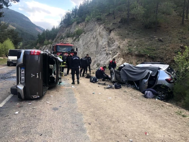 Son Dakika Adana'da feci kaza: 3 ölü, 3 yaralı - Son Dakika