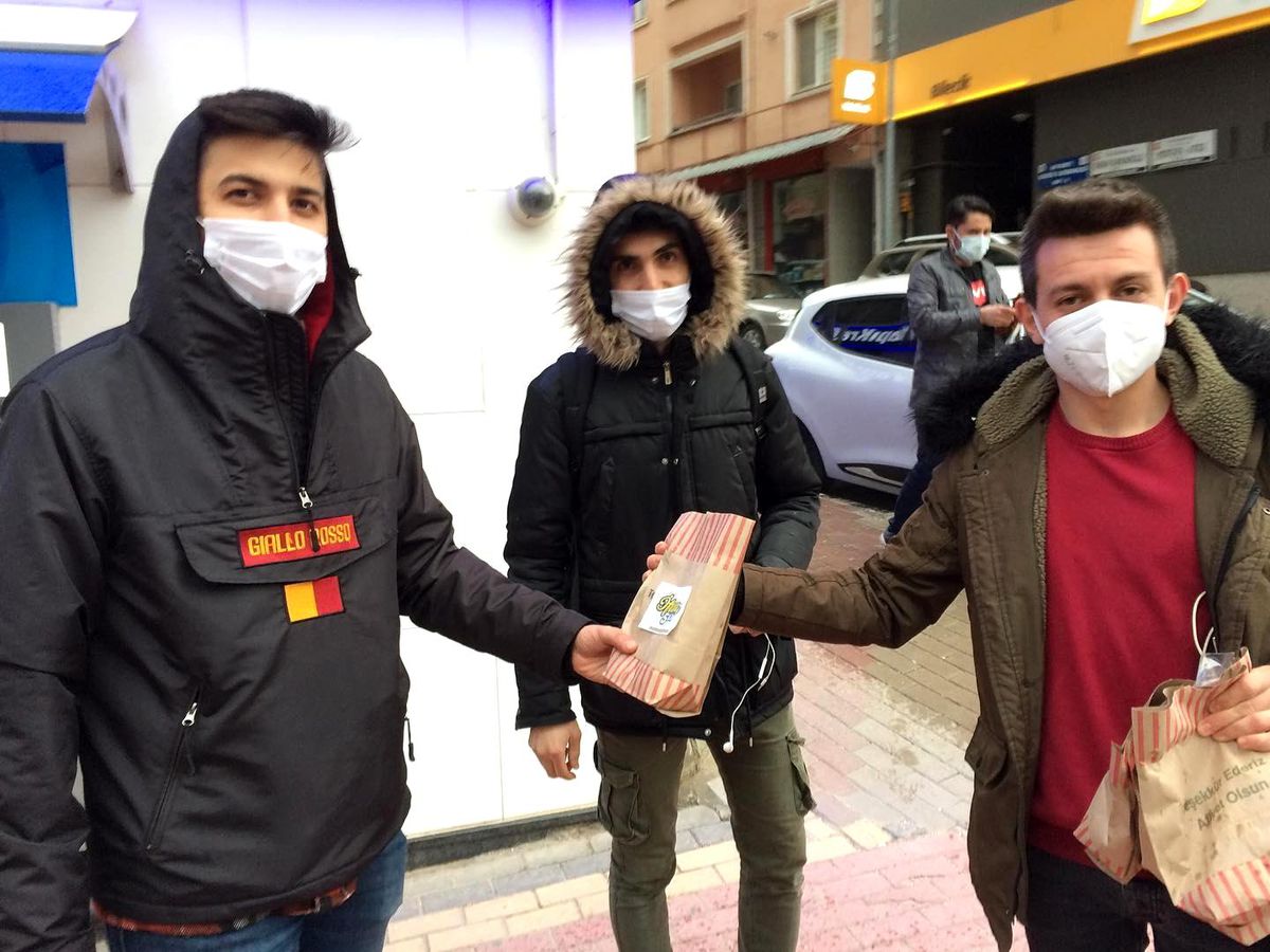 AK gençlerden iftara 5 kala uygulaması