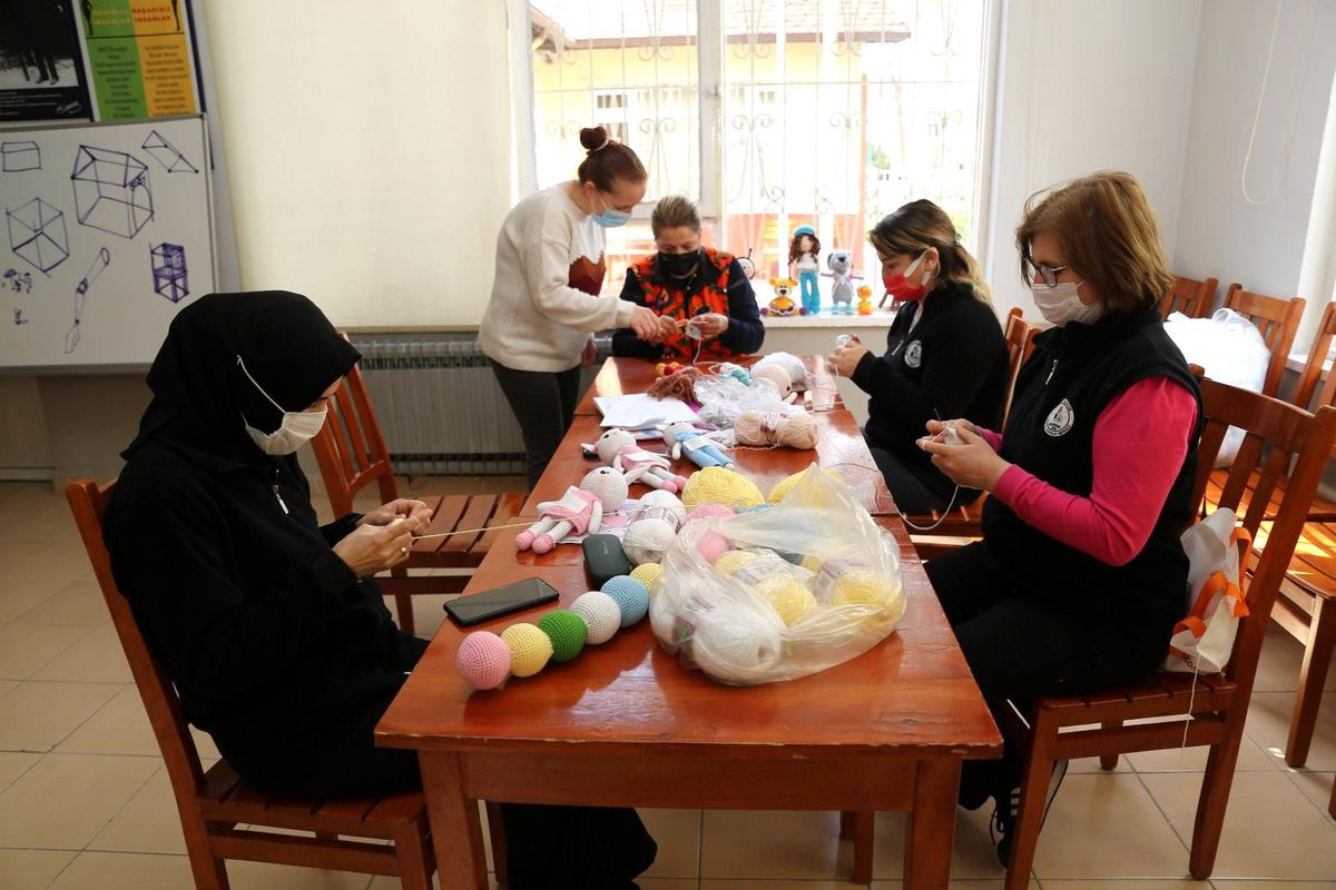 Amigurumi bebekler çocukları bekliyor