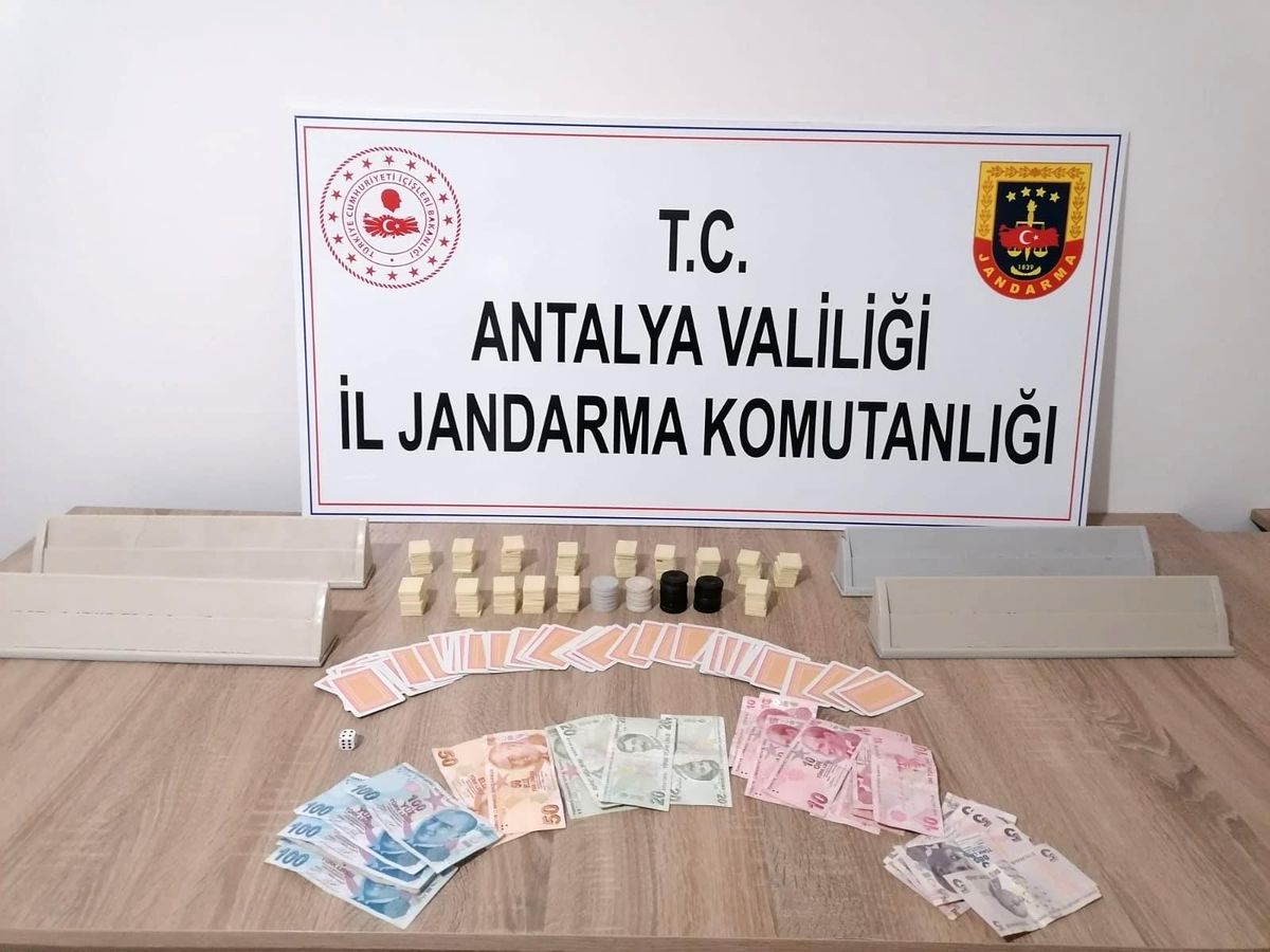 Son dakika haberleri | Antalya\'da kumar operasyonu: 7 kişiye 37 bin 702 TL ceza