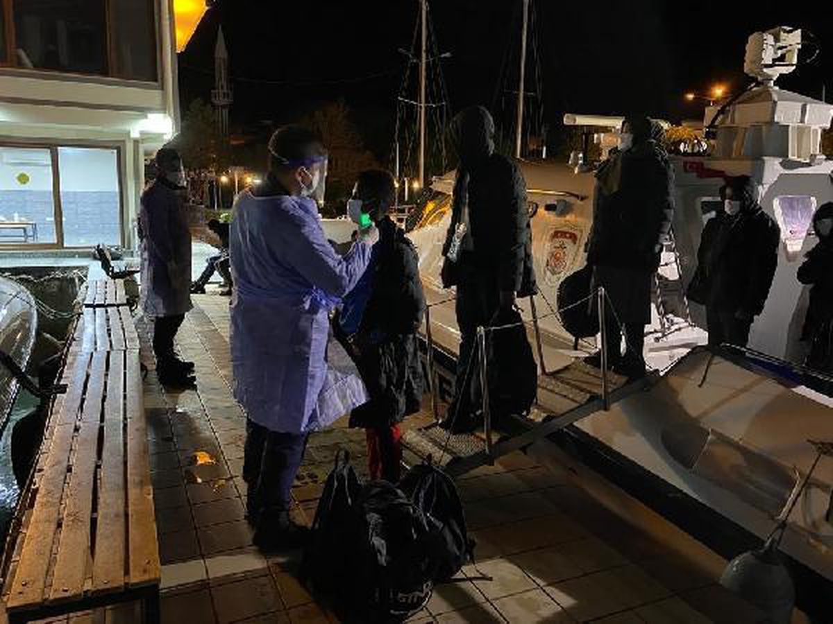 Ayvacık açıklarında, 101 kaçak göçmen kurtarıldı