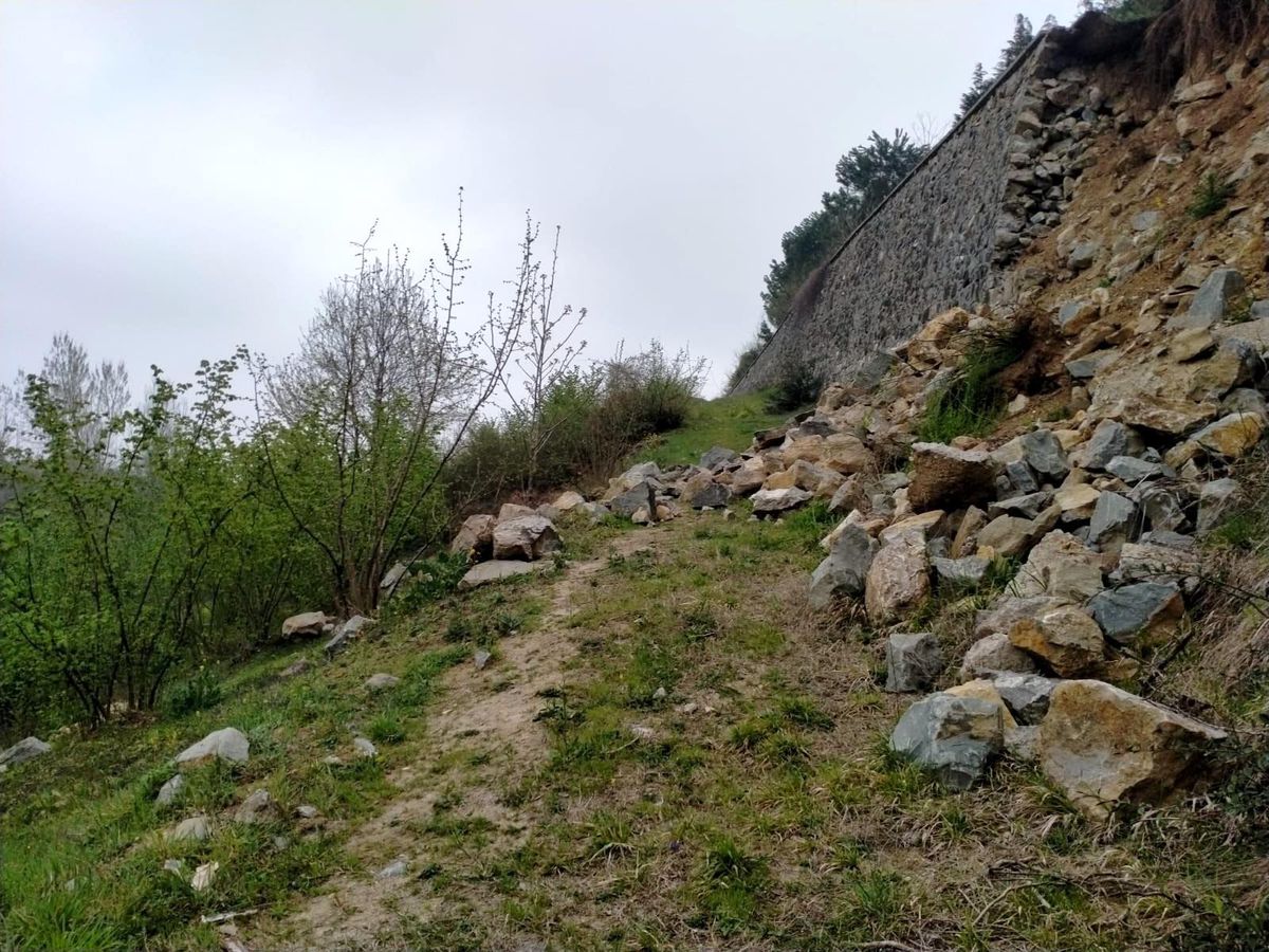 Bahçeşehir\'de heyelan meydana geldi