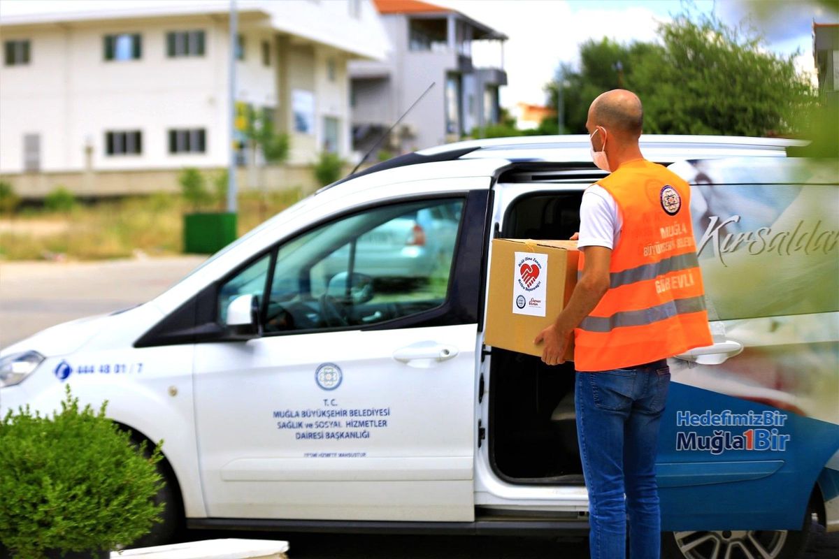 Büyükşehir\'den ihtiyaç sahiplerine Ramazan Kolisi