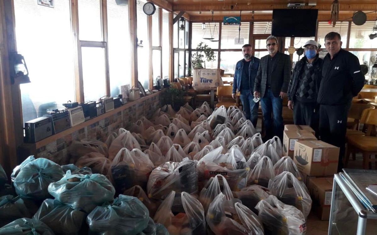 Çatalzeytinliler Derneği\'nden ihtiyaç sahiplerine kumanya yardımı