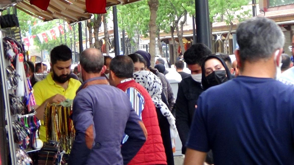 Diyarbakır\'da korona virüs tedbirleri hiçe sayıldı