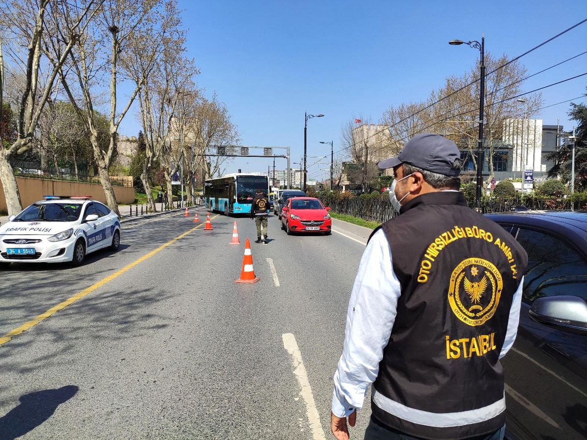 Fatih\'te geniş katılımlı asayiş uygulaması