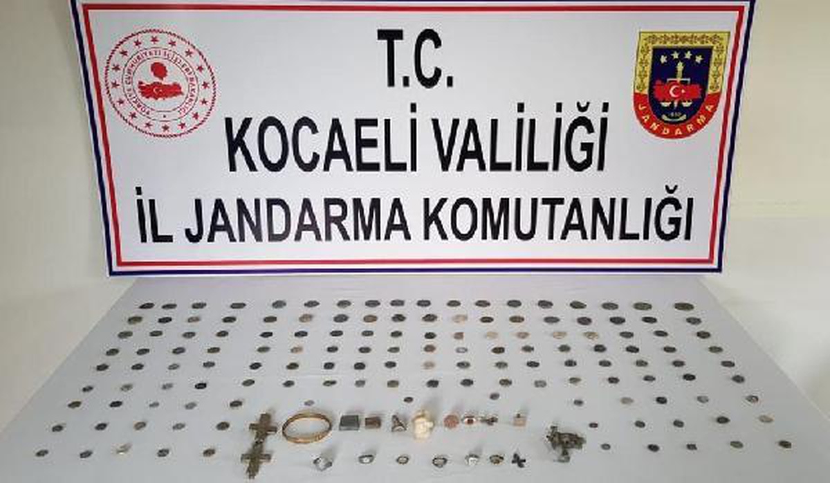 Son dakika haber! Feribot iskelesinde tarihi eserlerle yakalanan 3 kişiye gözaltı