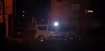 Freni boşalan kamyon elektrik direğine çarparak durabildi