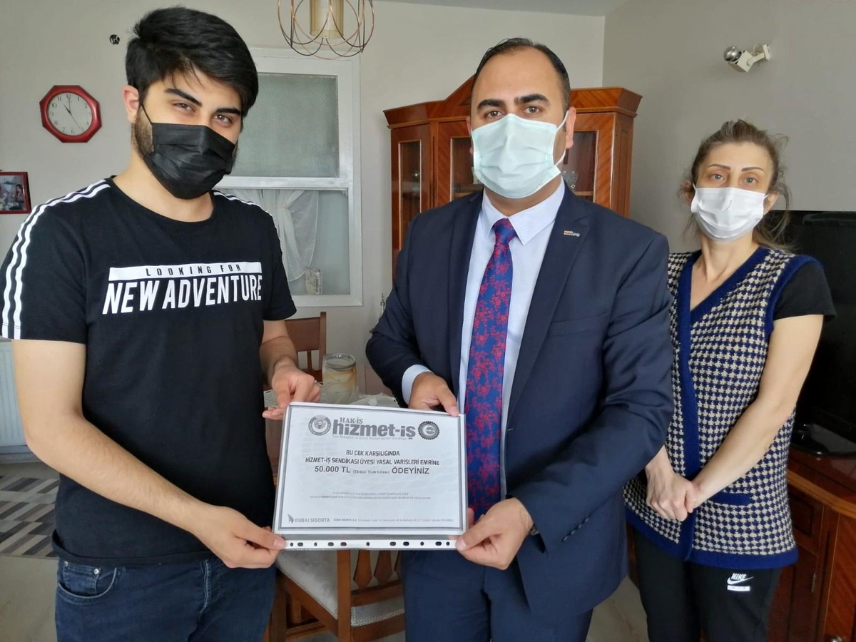 Son dakika haberleri | Hizmet-İş, iş kazasında ölen üyesinin ailesine sigorta çekini teslim etti