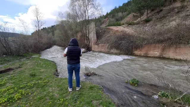 Kağıttan gemilerini yüzdürdüğü çaya düşen 5 yaşındaki Ferman, hayatını kaybetti Kağıttan gemilerini yüzdürdüğü çaya düşen 5 yaşındaki Ferman, hayatını kaybetti