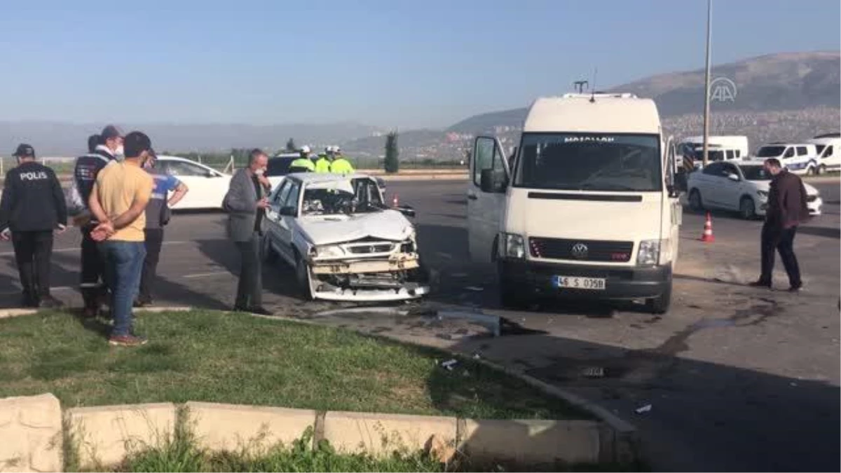 Son dakika haberi! Kahramanmaraş\'ta minibüs ile otomobil çarpıştı: 1 ölü, 1 yaralı