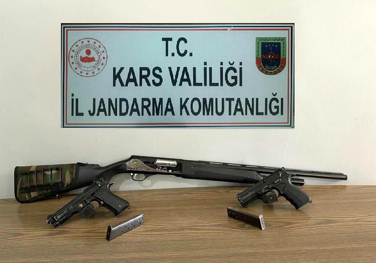 Son dakika haberleri! Kars\'ta ruhsatsız silahlar ele geçirildi