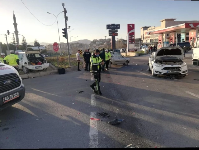 Kırşehir'deki trafik kazasında 4 kişi yaralandı