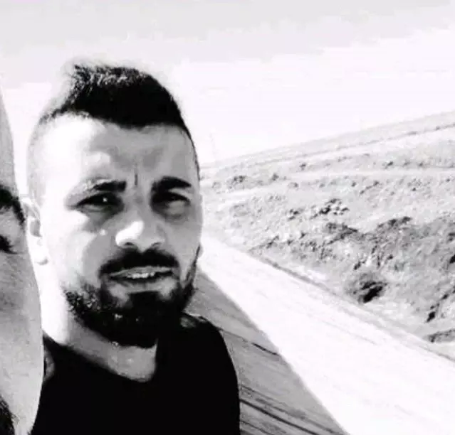 Pusuya düşürülüp kurşunların hedefi oldu! Delik deşik edilen araçtan kanlar içinde çıkarıldı Pusuya düşürülüp kurşunların hedefi oldu! Delik deşik edilen araçtan kanlar içinde çıkarıldı