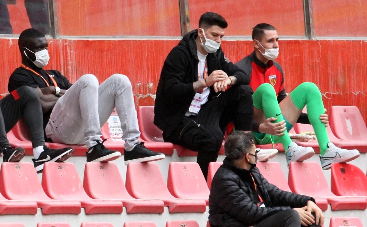 Sapunaru ve Luckassen kadroda yer almadı