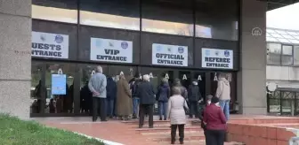 SARAYBOSNA - Saraybosna'da 75 yaş ve üstü vatandaşların Kovid-19'a karşı aşılanmaları başlandı (2)