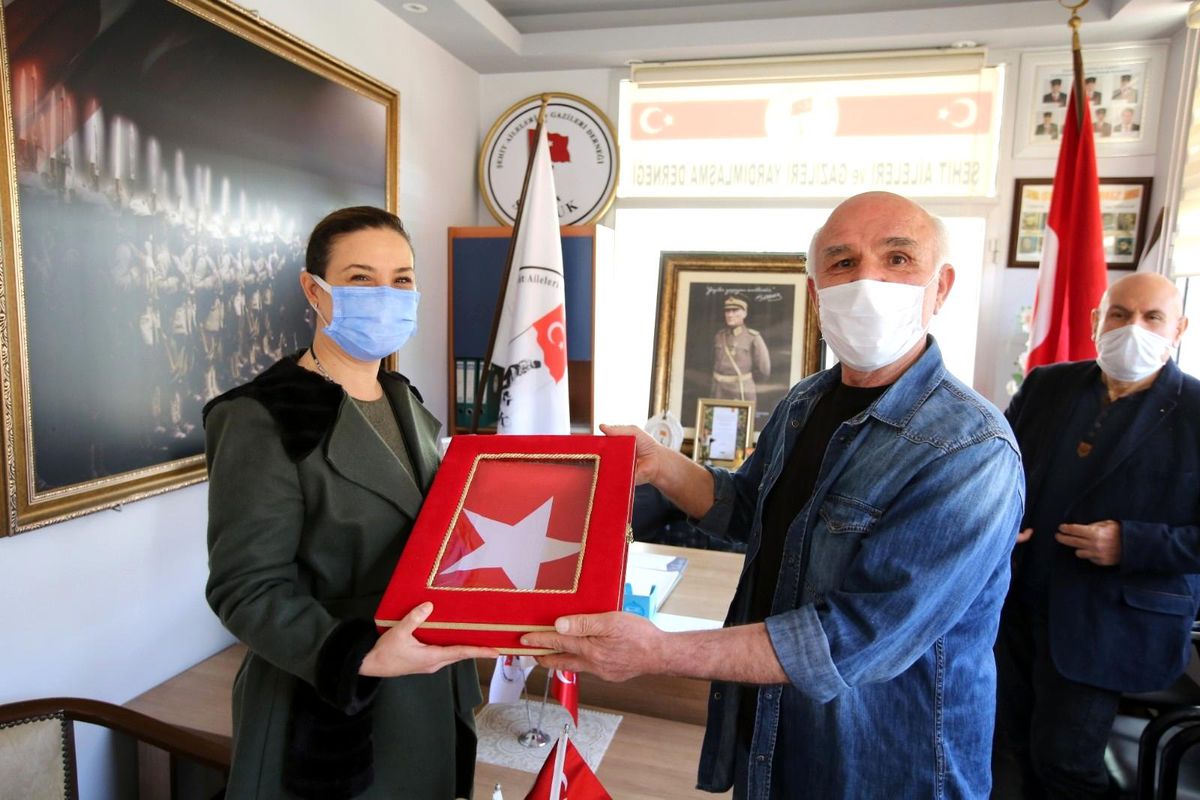 Selçuk\'ta şehitler ve gaziler için anlamlı bağış