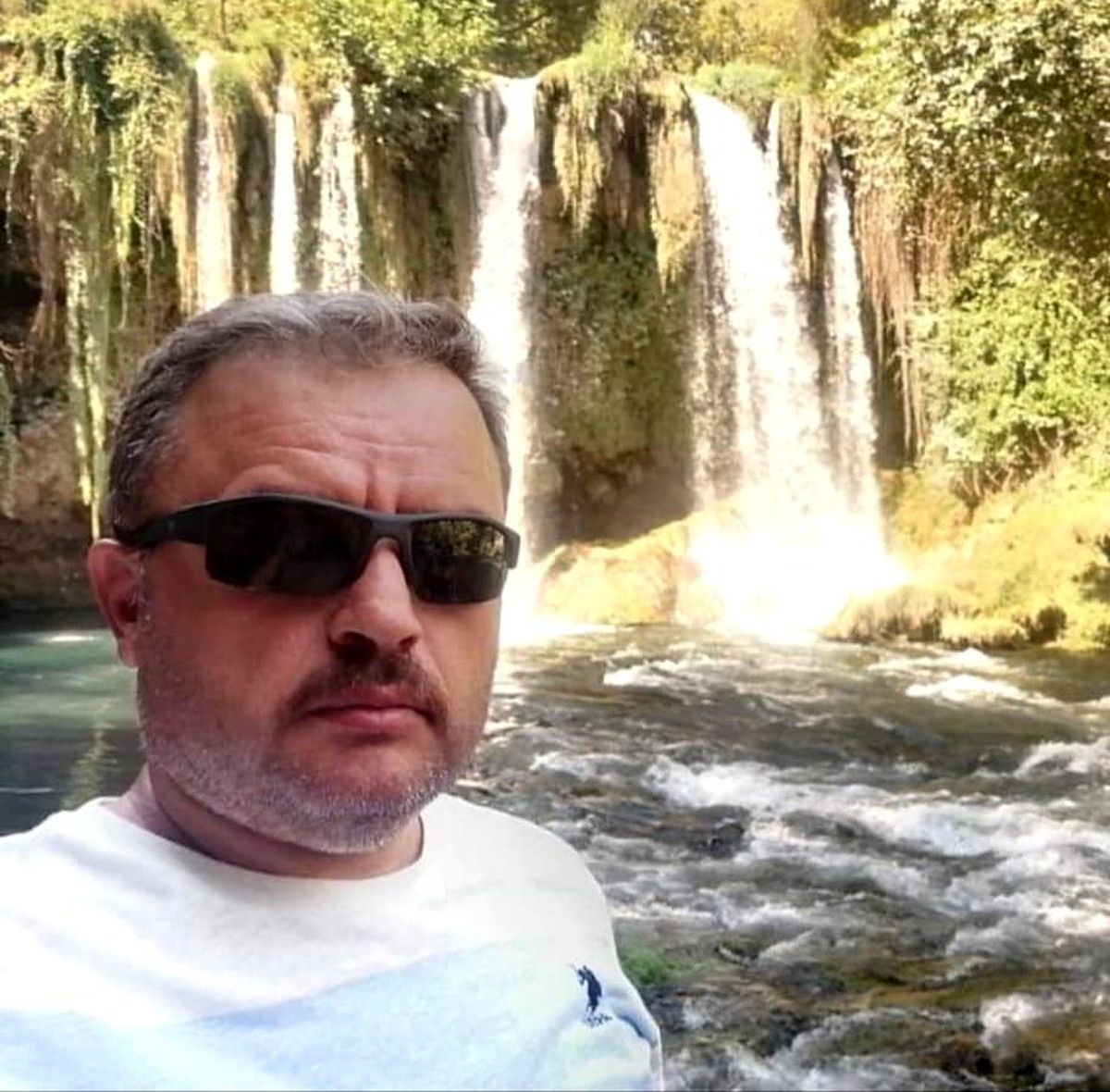 Sosyal bilgiler öğretmeni Covid-19\'a yenik düştü