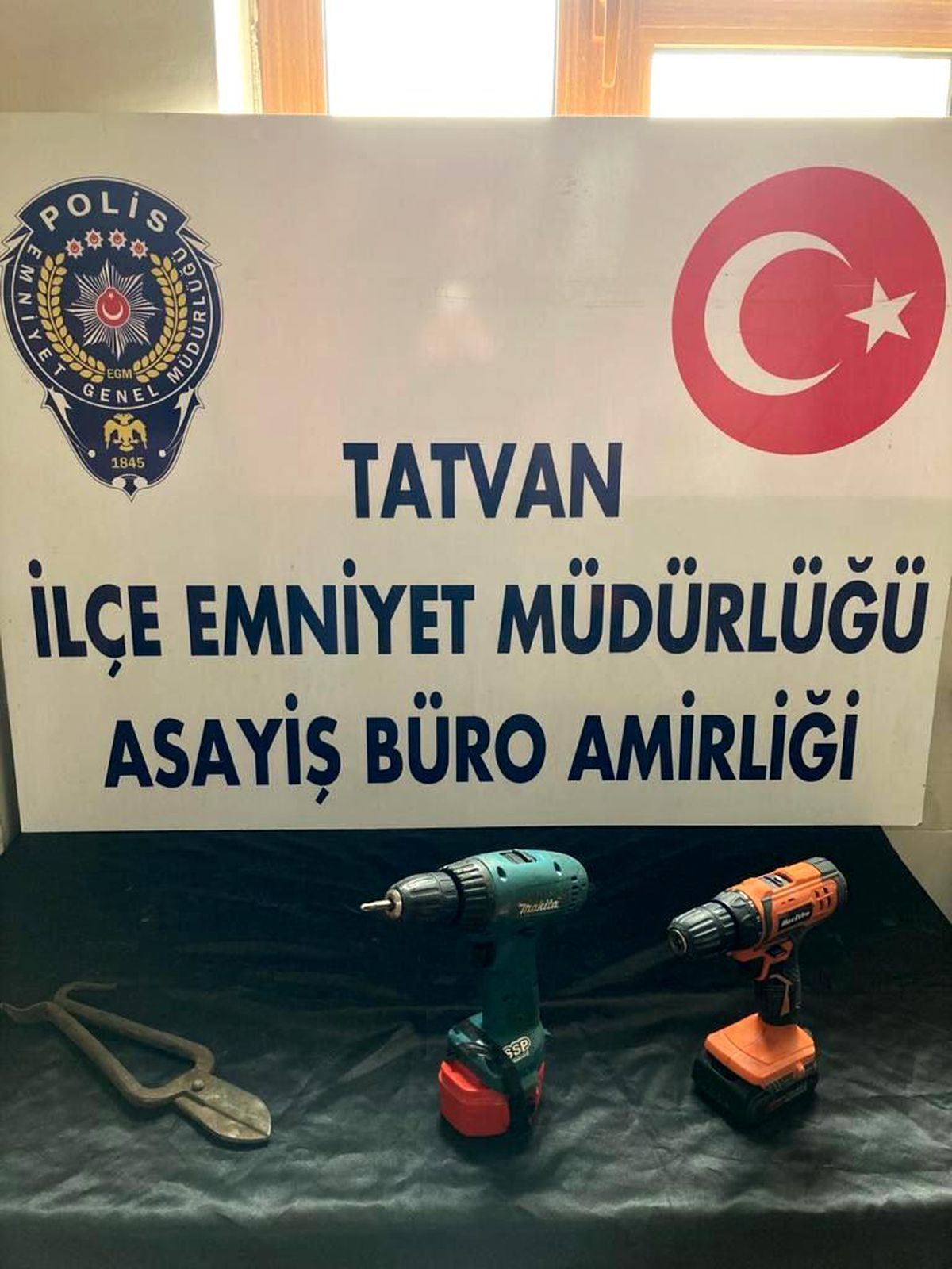 Tatvan\'da hırsızlık şüphelileri yakalandı