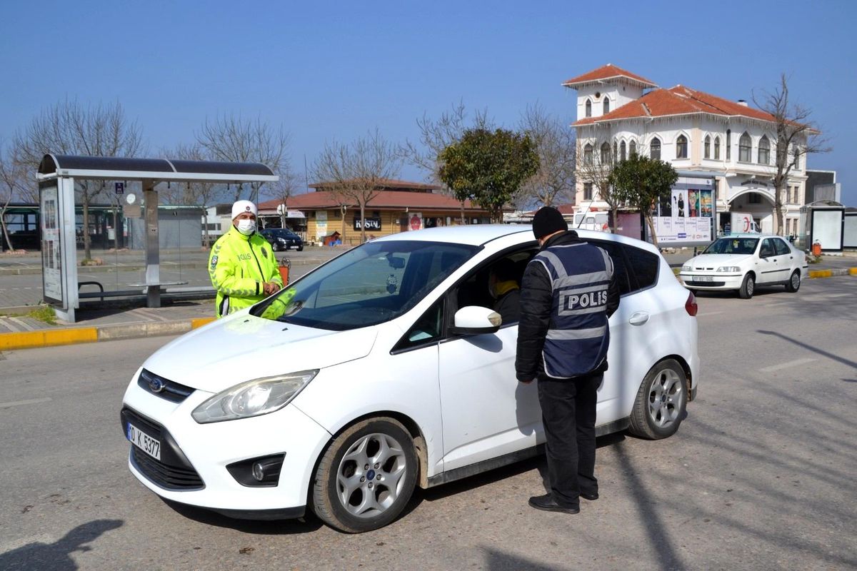 Yasaklara uymayan 740 kişiye ceza kesildi