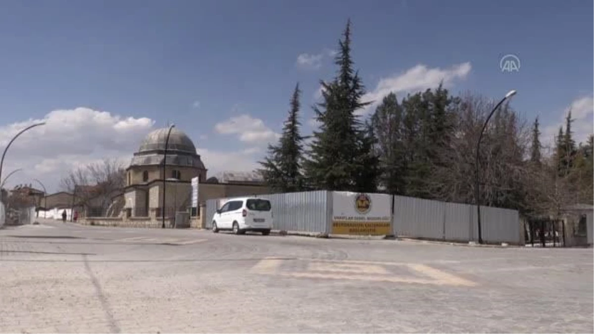 800 yıllık Ulu Cami\'de depremin yaraları sarılıyor