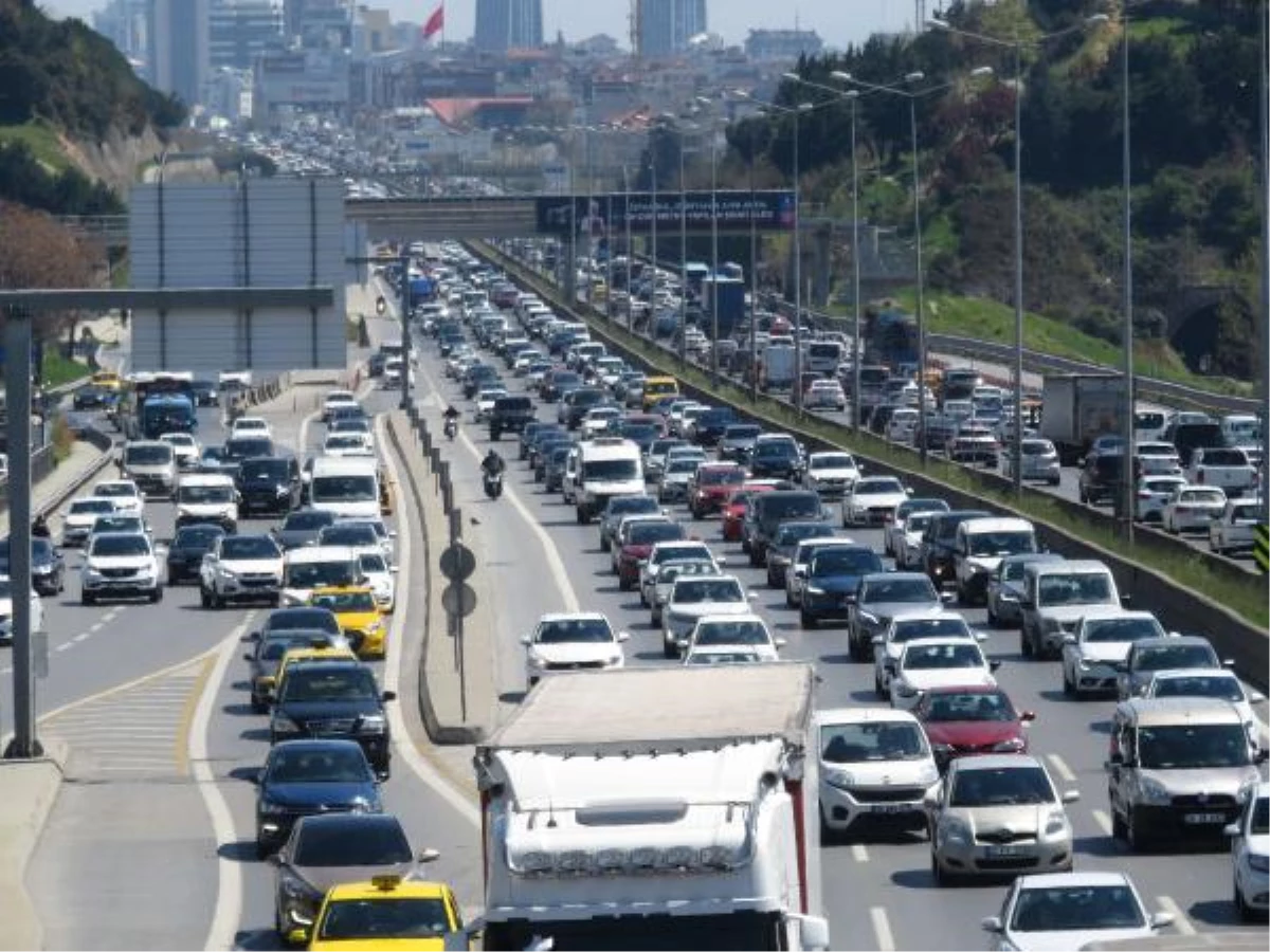 82 SAATLİK KISITLAMA ÖNCESİ TRAFİK YOĞUNLUĞU; YÜZDE 69