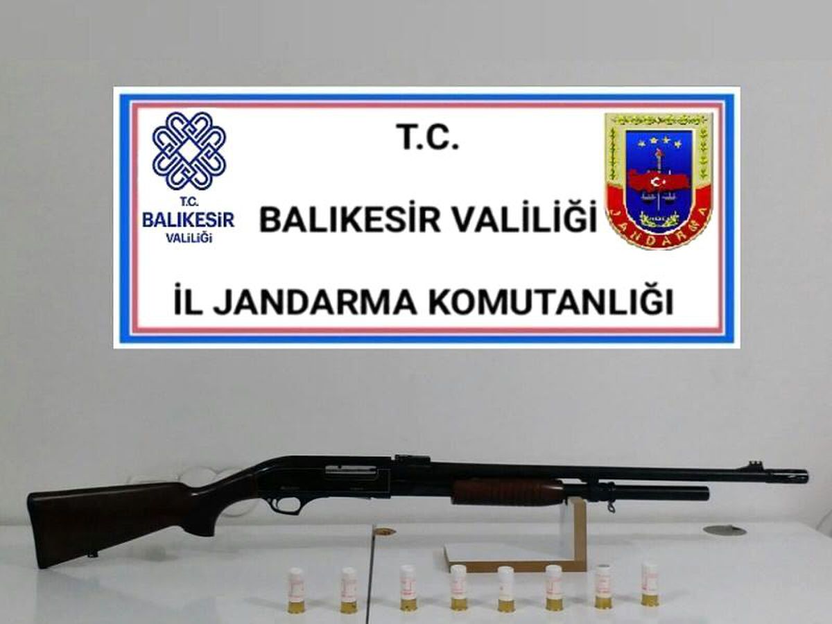 Balıkesir\'de jandarma 24 aranan şahsı yakaladı