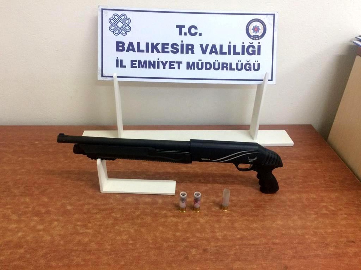 Balıkesir\'de polisten 29 kişiye gözaltı