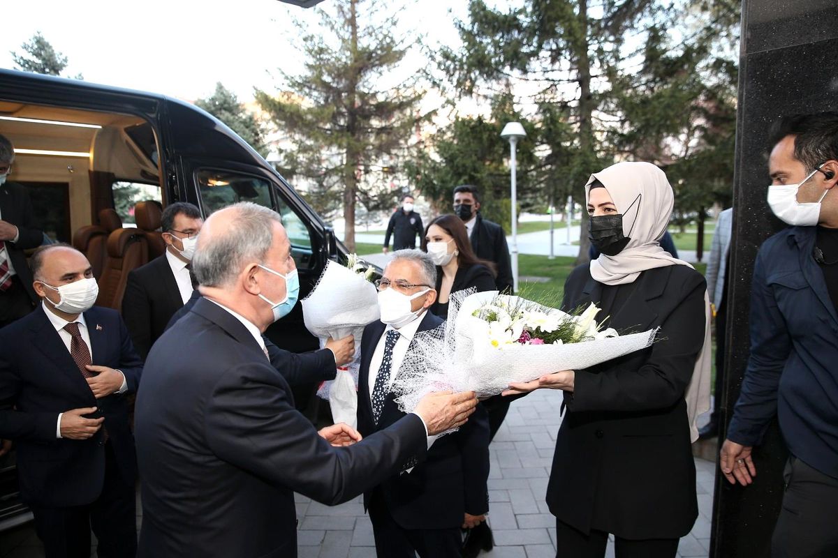 Son dakika haberi | Başkan Büyükkılıç Bakan Akar ile Varank\'ı belediyede ağırladı