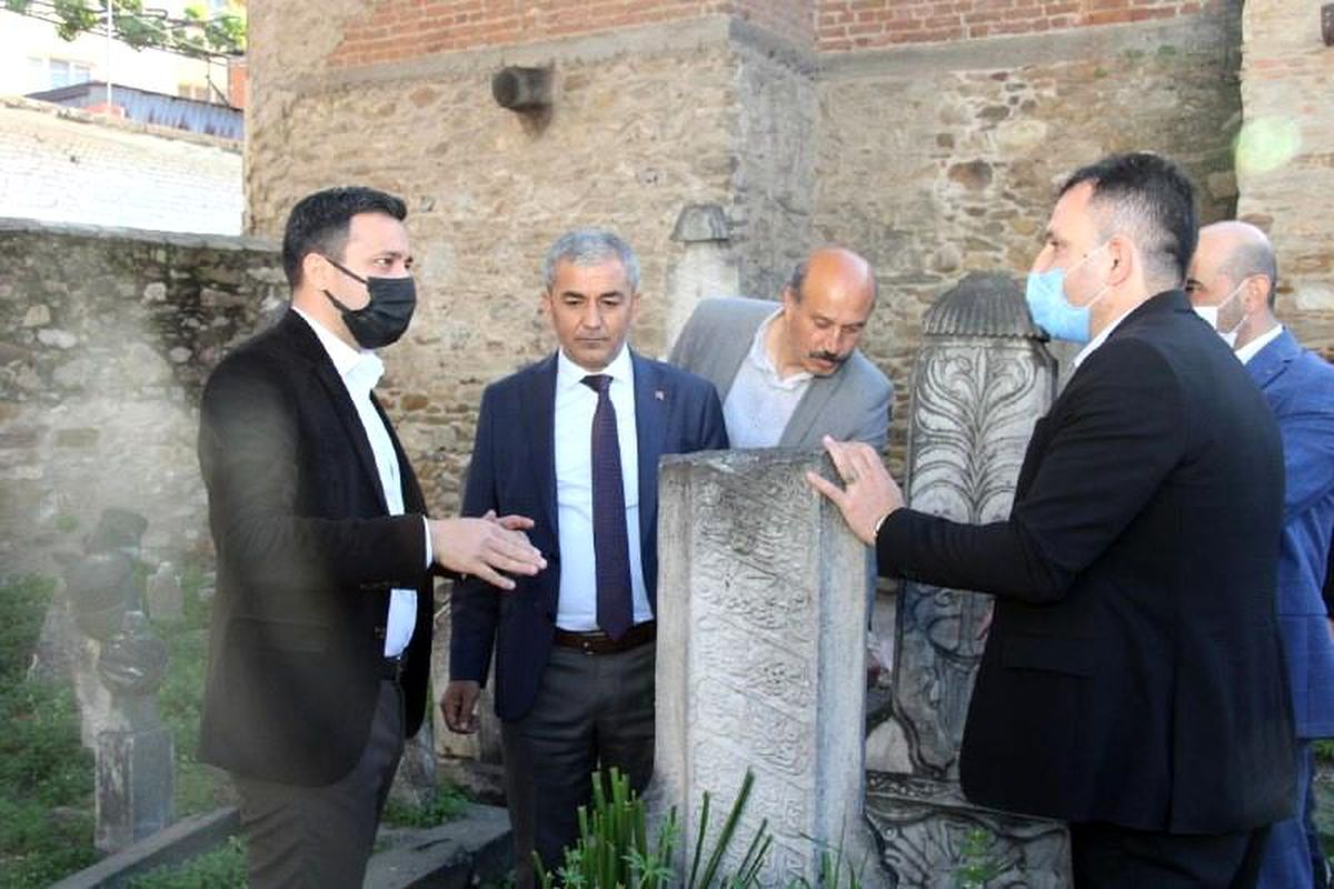 Başkan Kaplan\'dan, Adnan Menderes\'in hocasına vefa