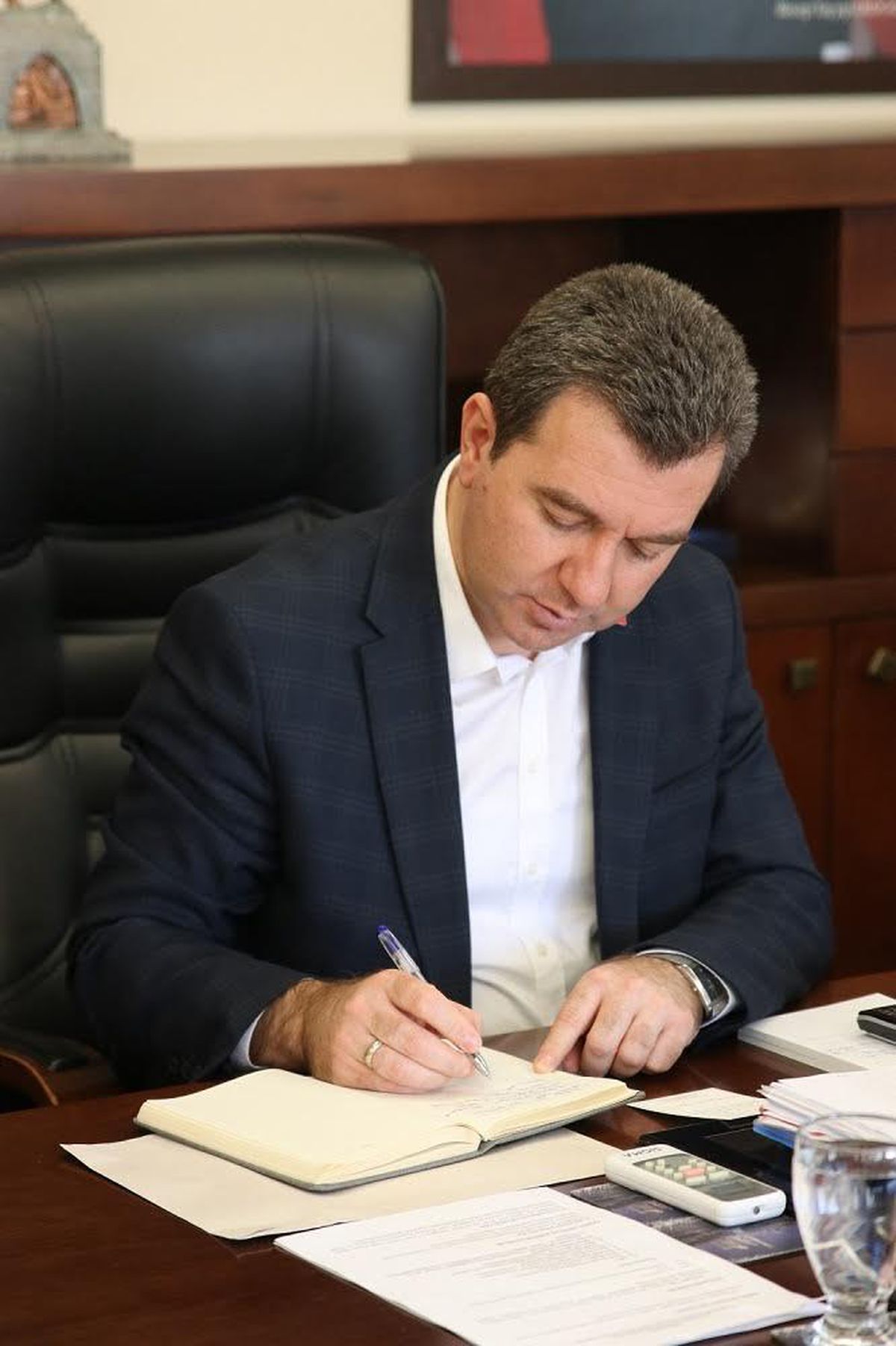 Başkan Koştu\'dan 23 Nisan için 18 kardeş şehire mektup