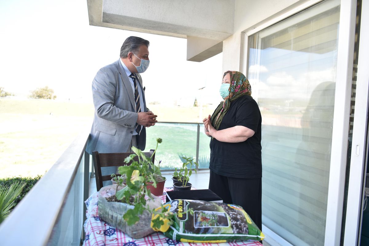 Bornova\'da balkon keyfi bir başka güzel