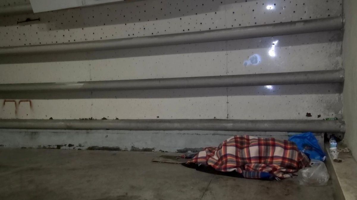 Bursa\'da dram...Semt pazarlarında yatıp kalkıyor