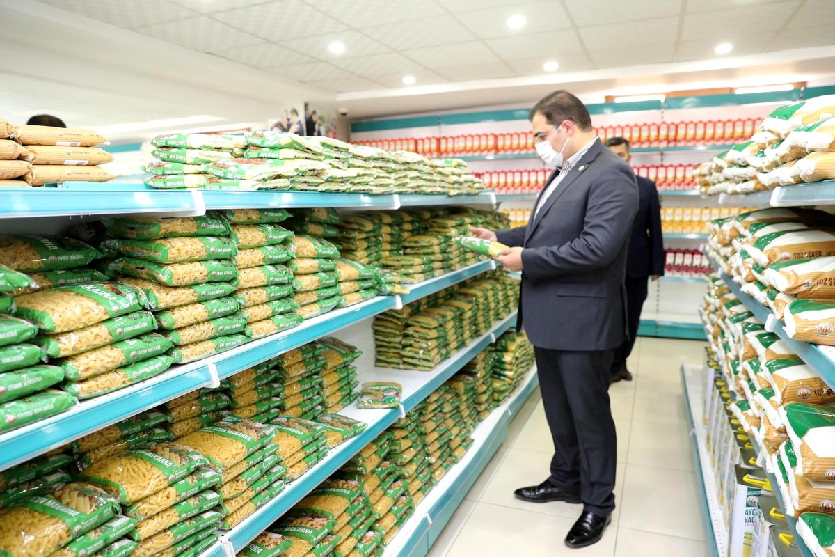 Canpolat sosyal marketi inceledi