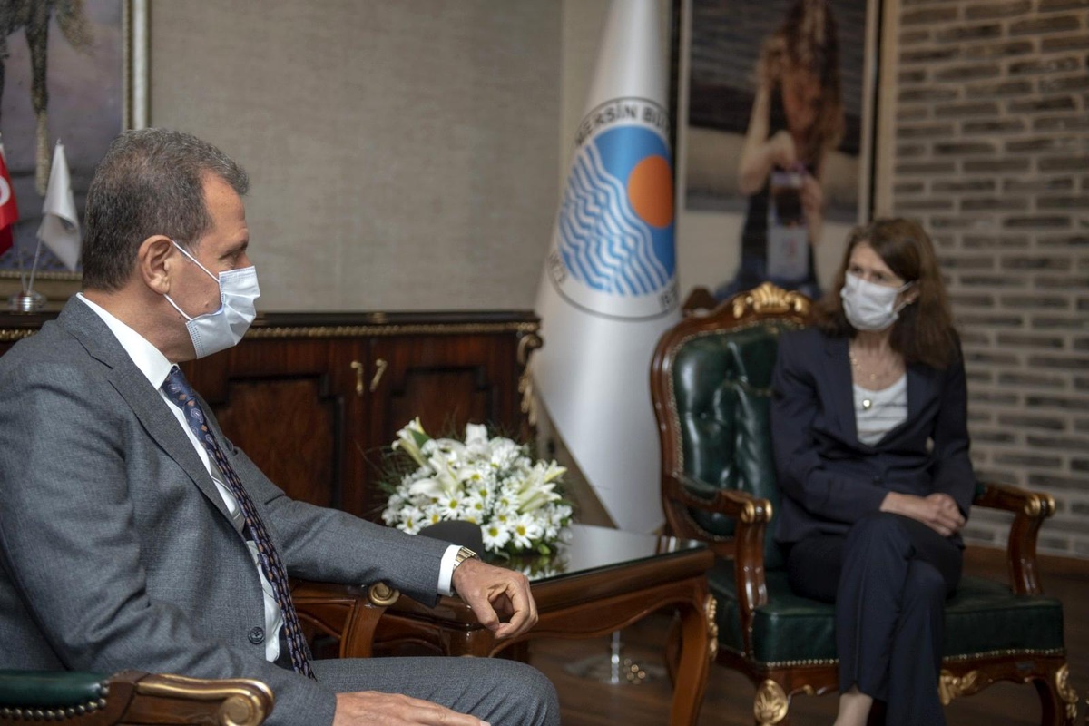 Hollanda\'nın Ankara Büyükelçisi Kwaasteniet, Mersin Büyükşehir Belediyesini ziyaret etti