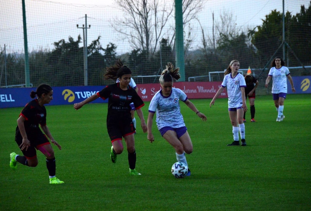 Kadınlar Futbol Ligi D Grubu: Karadeniz Ereğli Belediyespor: 0 Kayseri Gençlerbirliği: 1