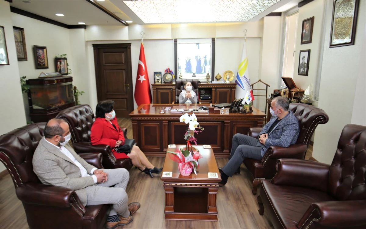 Karamürsel Belediye Başkanı, 23 Nisan sebebiyle makamını devretti