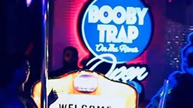 Kaybedilen maç sonrası striptiz kulübüne giden Rockets'ın iki oyuncusu öldüresiye dövüldü Kaybedilen maç sonrası striptiz kulübüne giden Rockets'ın iki oyuncusu öldüresiye dövüldü