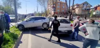 Son dakika haber! Kazaya bakmak için yavaşlayınca 5 araç çarpıştı: 3 yaralı