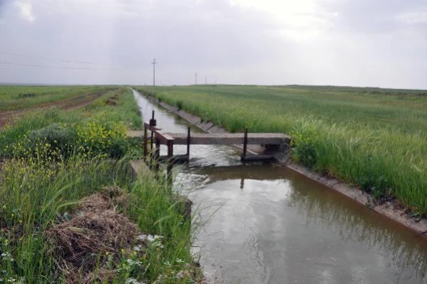 MARDİN KURAKLIĞIN ETKİLEDİĞİ DUMLUCA BARAJI, TARİHİNİN EN DÜŞÜK SEVİYESİNDE