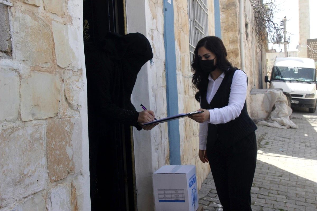 Mardin\'de Suriyeli ihtiyaç sahibi ailelere gıda ve temizlik malzemesi dağıtıldı
