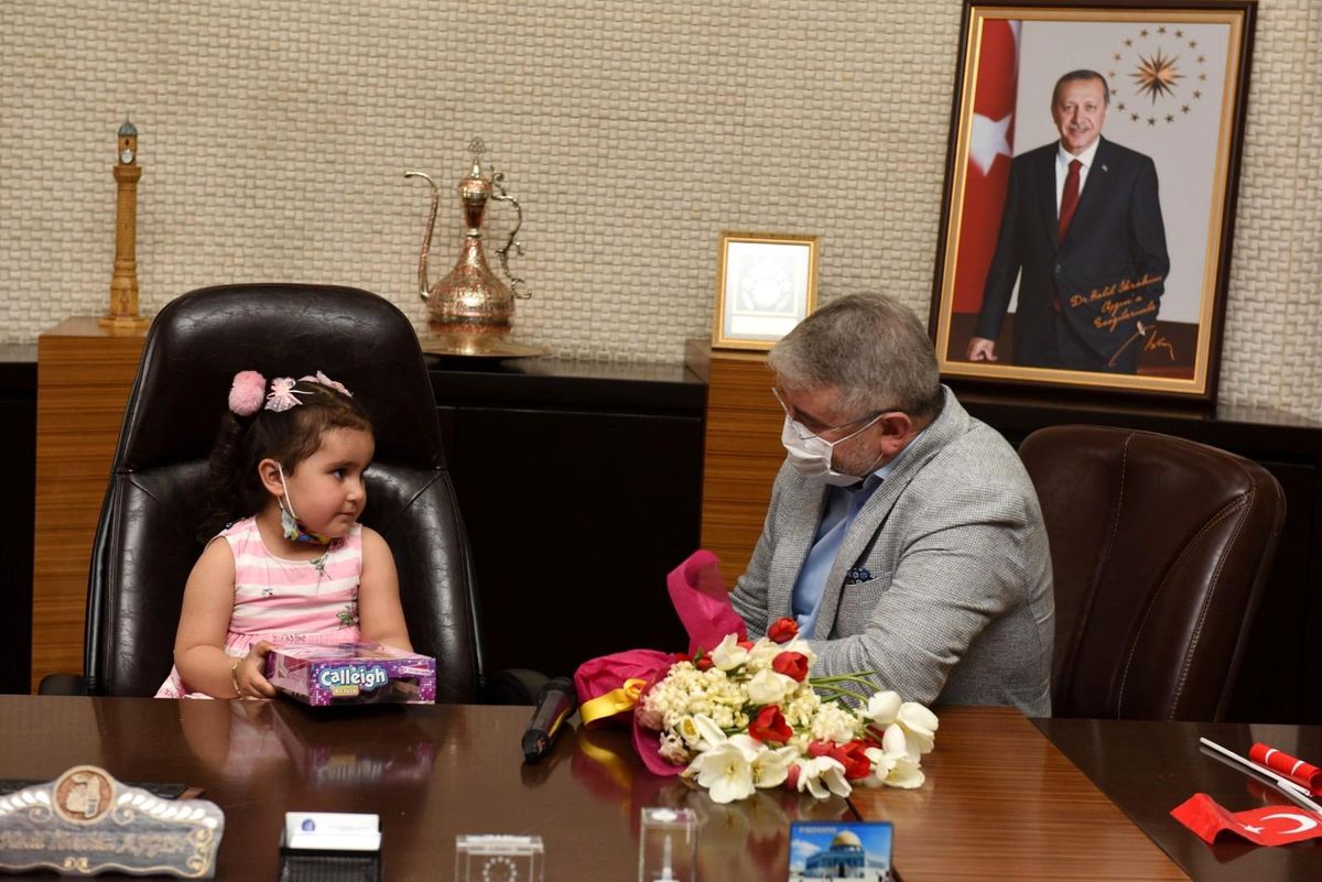 Minik Aymina belediye başkanı oldu