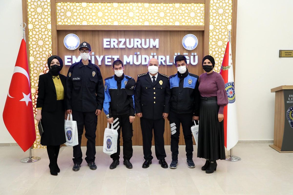 Özel eğitim gören çocuklardan Emniyet Müdürü Aslan\'a ziyaret
