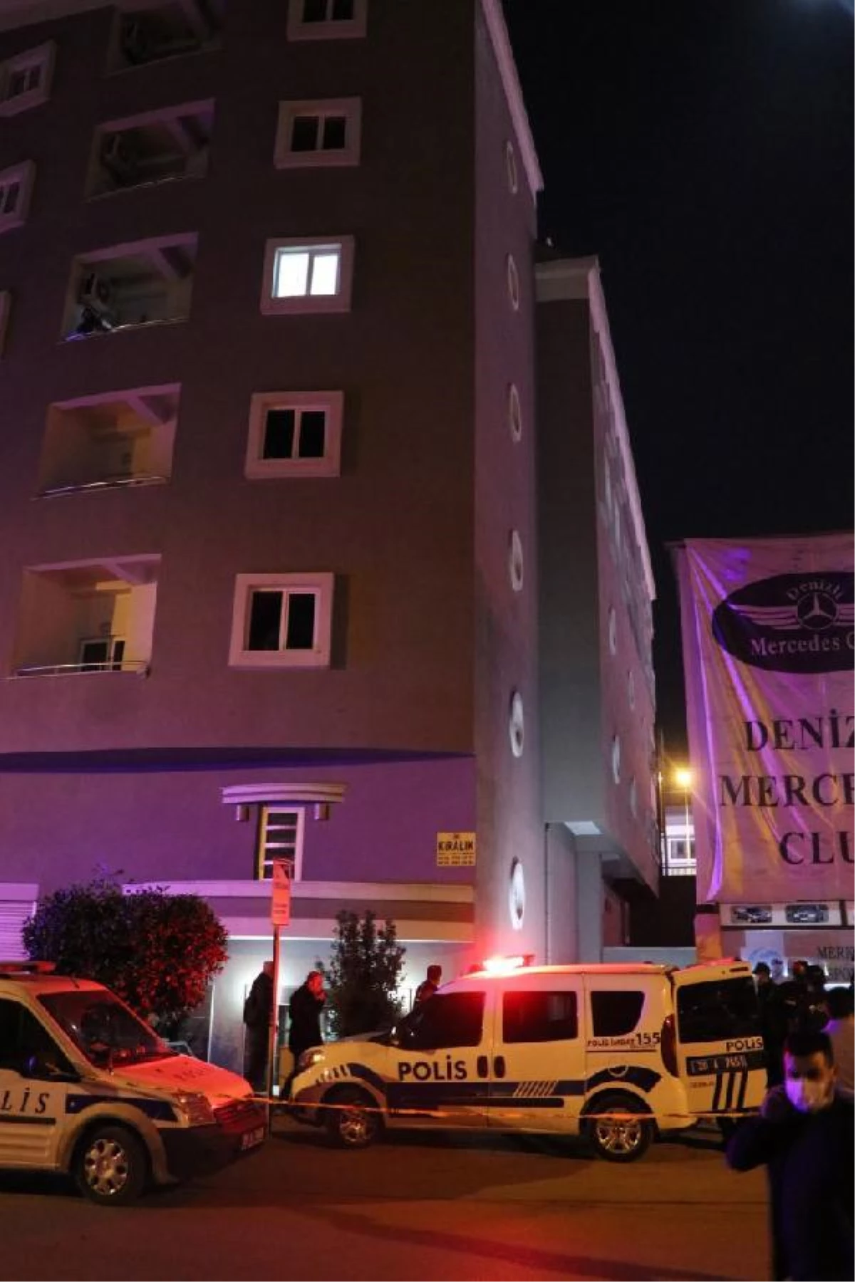 Pamukkale\'de apartmanın 4\'üncü katından düşen kişi öldü