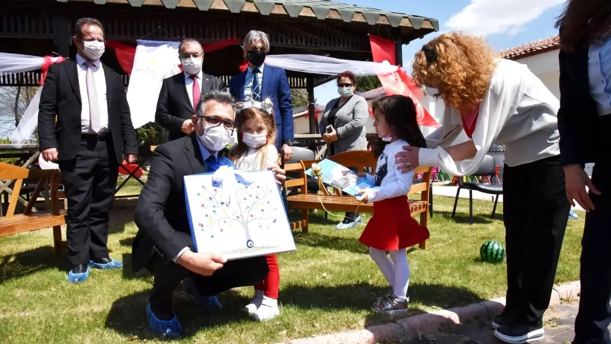 Prof. Dr. Aksoy: "Çocuklarımıza güzel bir gelecek sunmak için çalışıyoruz"