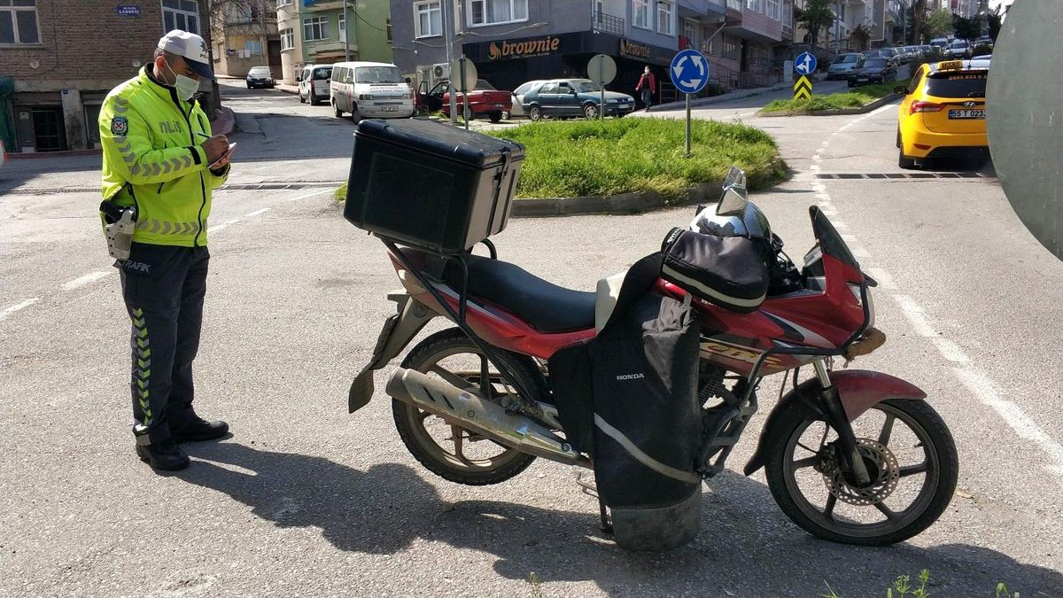 Samsun\'da motosiklet devrildi: 1 yaralı