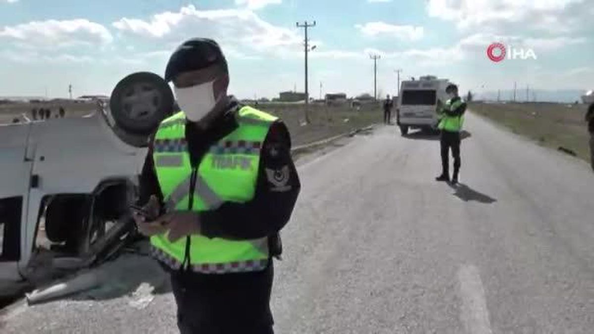 Tarım işçilerini taşıyan minibüs devrildi: 2 ölü, 6 yaralı