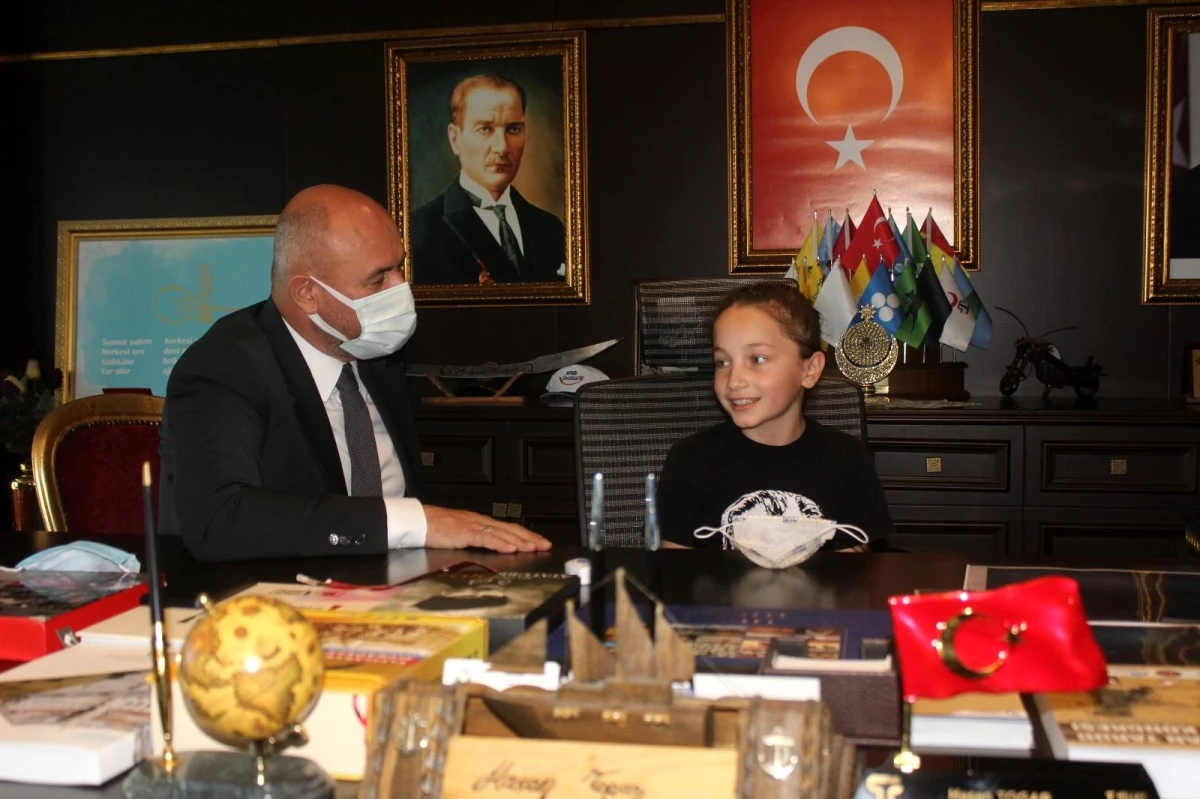 Tekkeköy\'de başkanlık koltuğuna Mihrap Aktaş oturdu