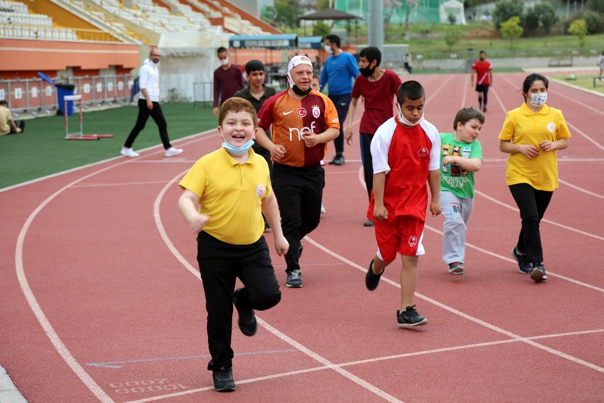 Toroslar Belediyesi, özel bireyleri sporla buluşturuyor